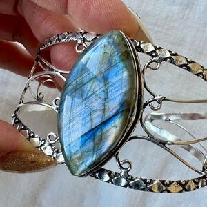 925 SILVERY BLUE Marquis Flash Labradorite Cuff Bracelet